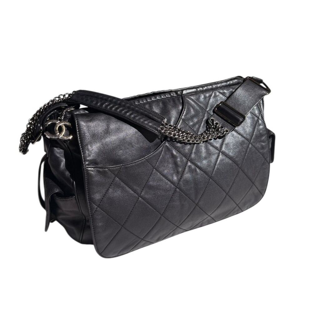 Quilted leather cargo barrel bag